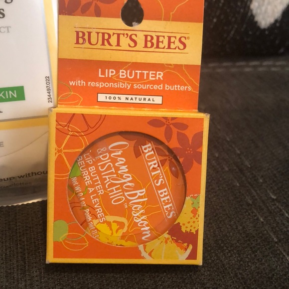 Burts Bees Clean Skincare Bundle - Picture 2 of 5